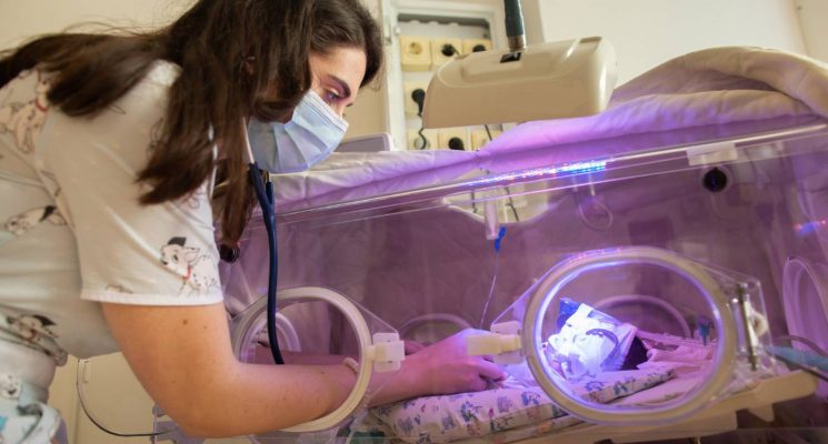 Conheça o curso Enfermagem em Neonatologia e UTI Neonatal