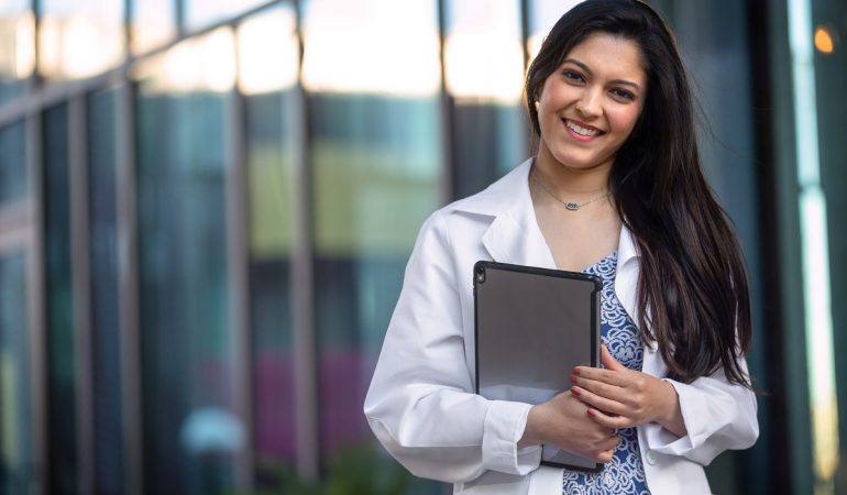 A importância de um curso de especialização para quem cursou Medicina, Enfermagem ou Fonoaudiologia