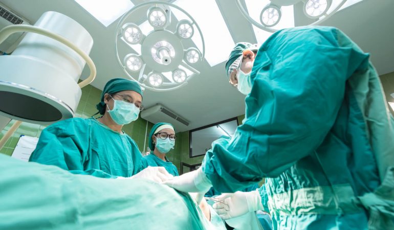 Posicionamento cirúrgico do paciente pode prevenir lesões