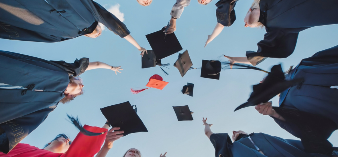 Diferença entre cursos de extensão, especialização e stricto sensu: qual escolher para a sua carreira?
