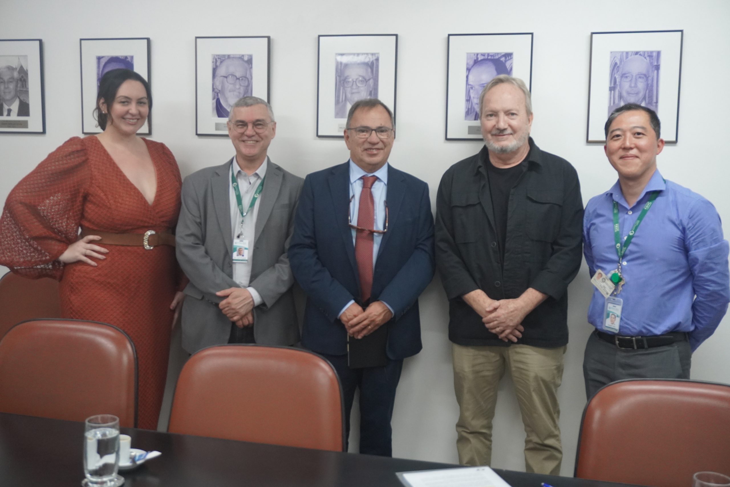 Faculdade firma parceria